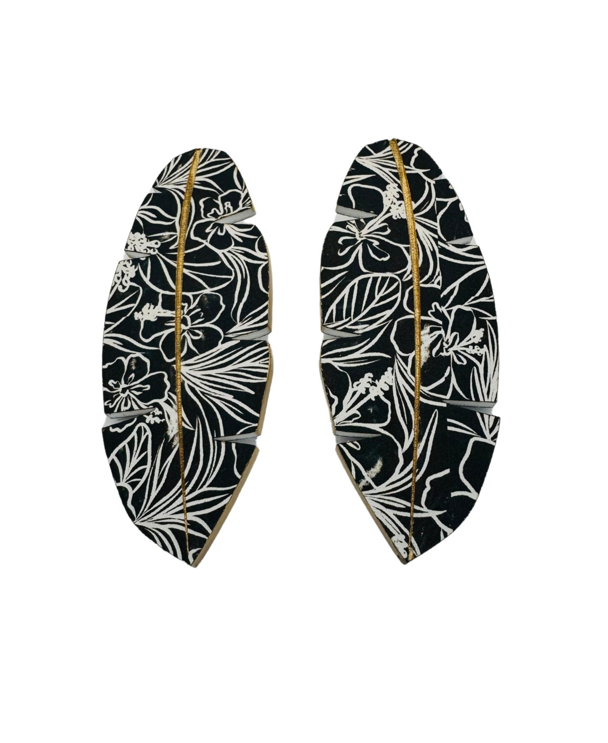 Tropic Leaf Drop Earrings - Mother of pearl Green